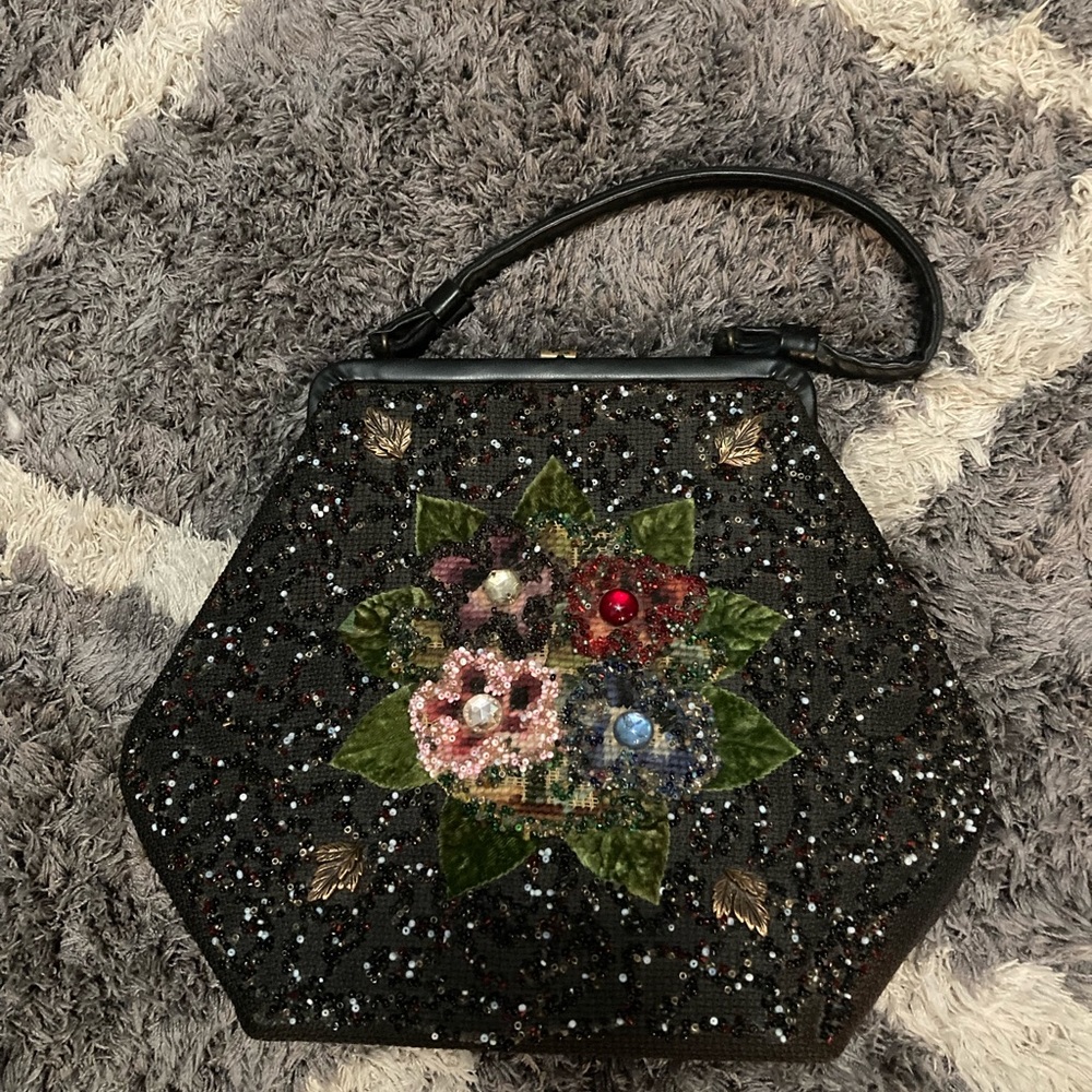 Soure Bag New York Hand Beaded Bag - Picture 5 of 7